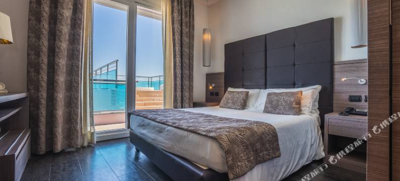 露戈马雷酒店(Hotel Lungomare)图片