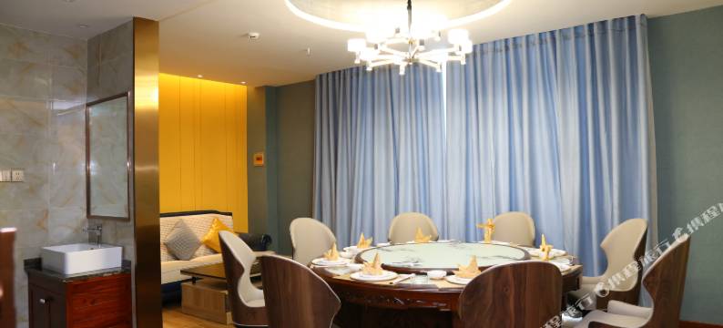 迭部生源酒店图片