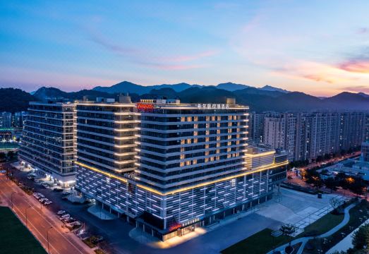 杭州转塘美院希尔顿欢朋酒店外景图