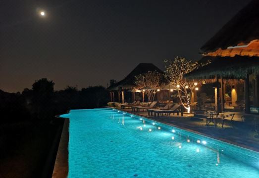 Hideaway Hotel Overview