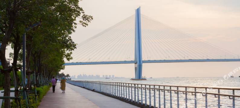 海口外滩公寓(云洞图书馆骑楼老街店)图片