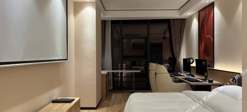 华蓥彩雷电竞酒店图片