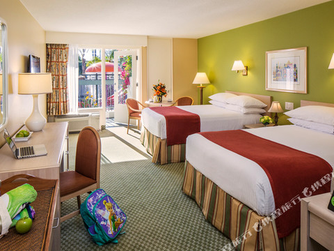 阿纳海姆豪生酒店和水上乐园