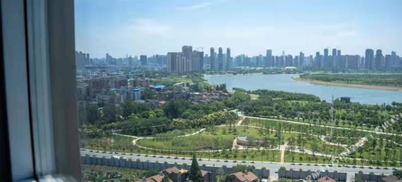 武汉汉江美景公寓(舵落口地铁站店)图片