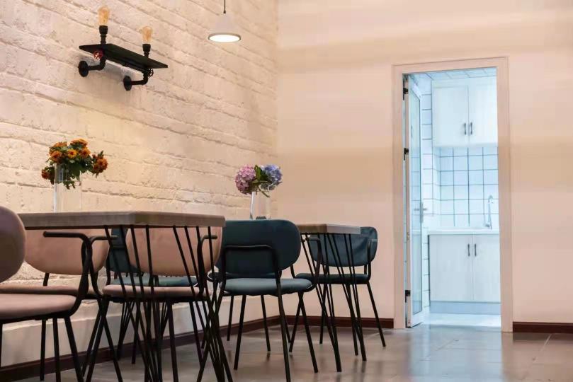 Fangxian Yunzhong Jinshu Electric Sports B&B Over view