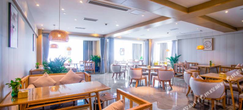 蓝城湖畔酒店(白马湖水街店)图片