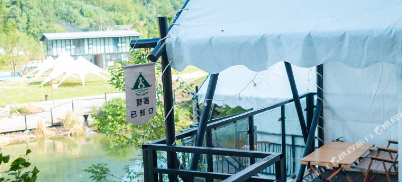 野宿·星空营地图片