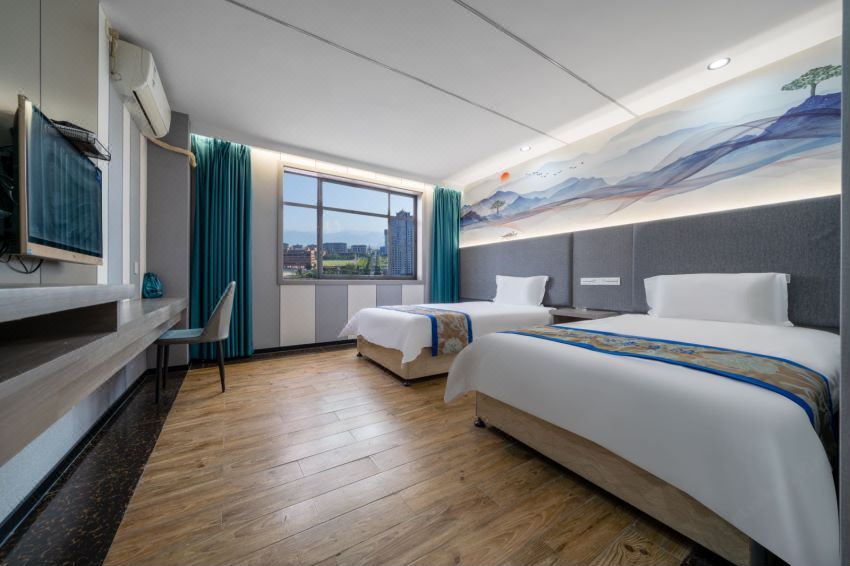  Hotel Overview