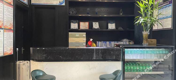 云栖四季民宿((郑州市·中牟县·天泽城易斯顿美术学院店))图片