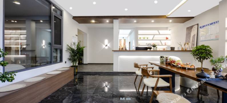 香格里拉•忘归智能供氧民宿(独克宗古城大佛寺转经筒店)图片