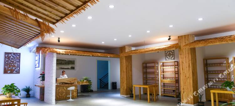 瓦屋山大前门度假酒店(雅女湖店)图片