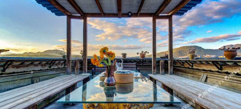 腾冲和顺半亭居客栈图片