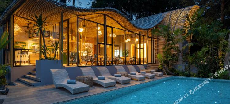 普吉岛西奈奢华酒店(Sinae Phuket Luxury Hotel)图片