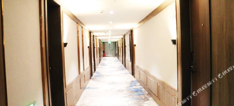 教育酒店(两江四湖象鼻山店)图片