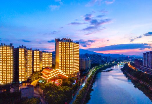 五指山清能丽景湾酒店外景图