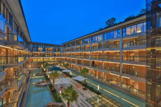 杭州建德芳草园雷迪森怿曼酒店(严州古城景区店)