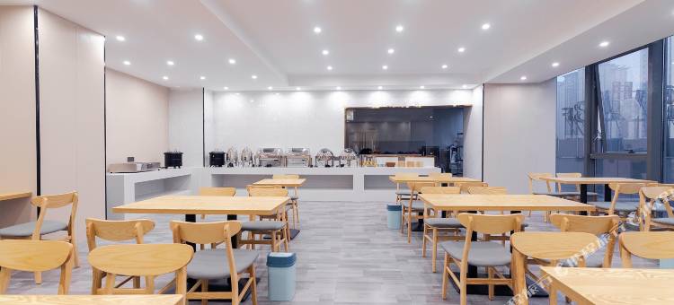 伴秋电竞酒店(鹰潭市民广场店)图片