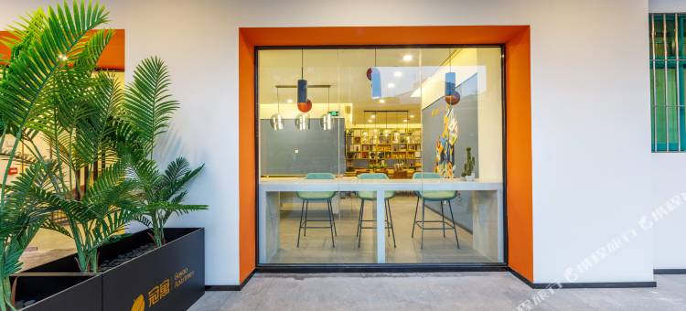 龙湖冠寓(深圳龙华地铁站店)图片