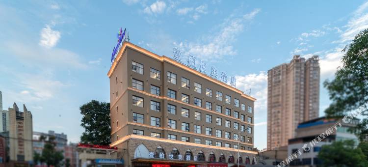 壹柏·悦美酒店(安顺顾府街南马广场店)图片