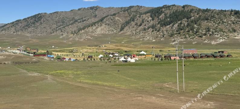 喀纳斯石人山庄图片