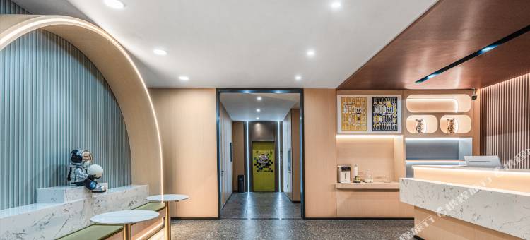 IU酒店(张家口建工学院高铁站店)图片