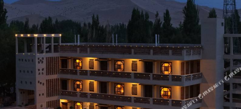 废墟园民宿(鸣沙山月牙泉景区店)图片