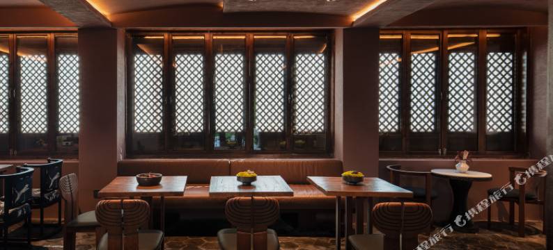 三宅一笙·Middleancientstyle中古奢华设计师雪山观景酒店图片