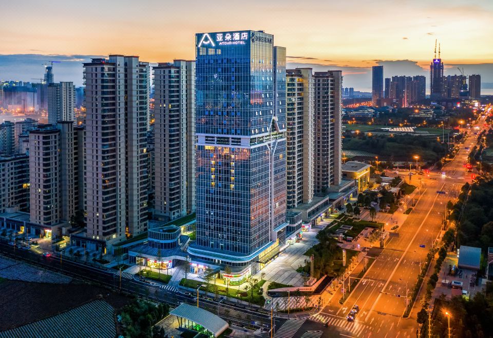 昆明政务中心春融街亚朵酒店外景图