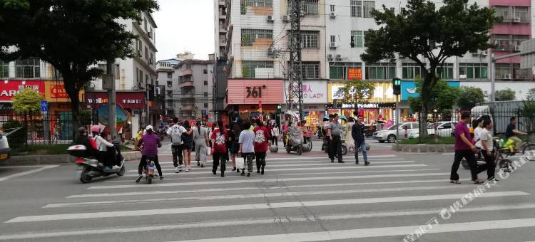 广州艾特公寓(人和地铁站店)图片