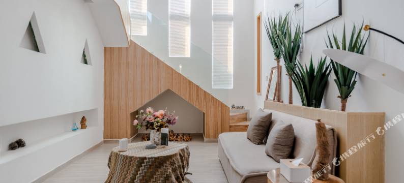 泸沽湖桃之夭夭湖景星空度假酒店图片