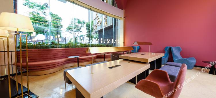 白玉兰酒店(长沙省政府桂花坪地铁站店)图片