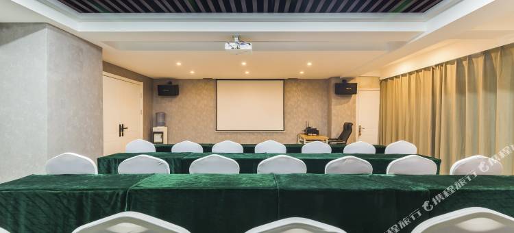 爱客思酒店(鞍山火车站市中心店)图片