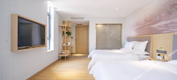 启星云酒店(乌鲁木齐万达广场高铁站店)图片