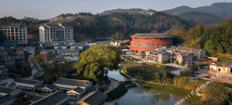 会昌和君小镇同学围屋酒店图片