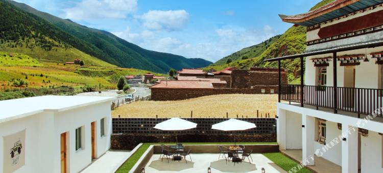 康定饮月山居民宿图片