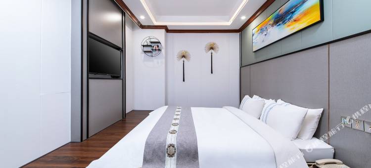 鑫华庭酒店(遂溪全丰中央广场店)图片