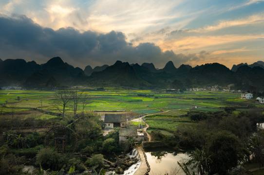有山阁・Vista Retreat 河畔望峰观景美宿(万峰林景区八卦田店)图片