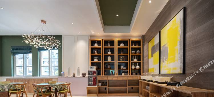 Beverly Boutique 比坲利精品酒店(盐城聚龙湖欧风花街店)图片