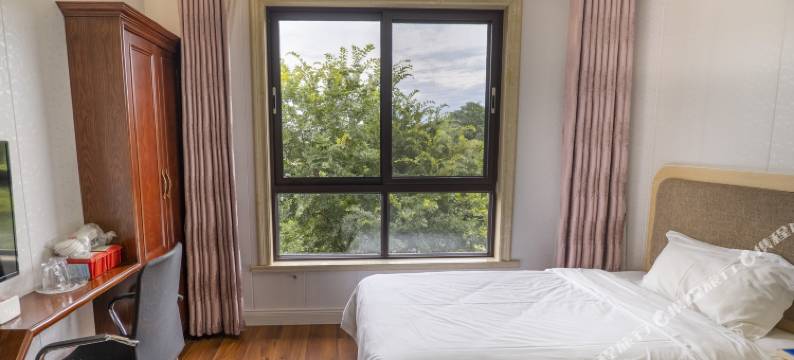 安吉山野泳池·栖心民宿图片