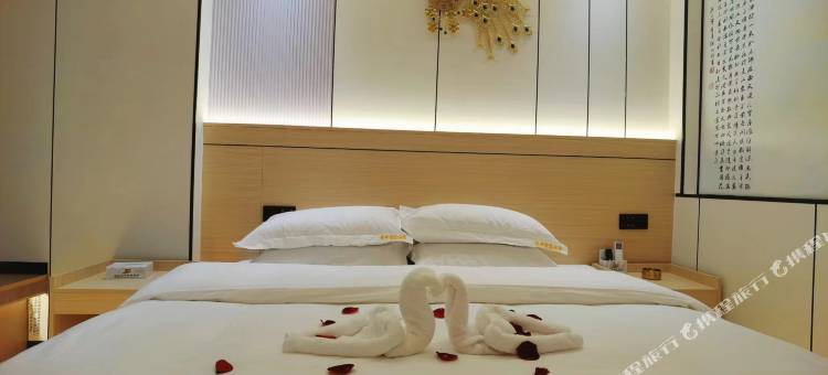 师宗俊峰智慧影视酒店图片