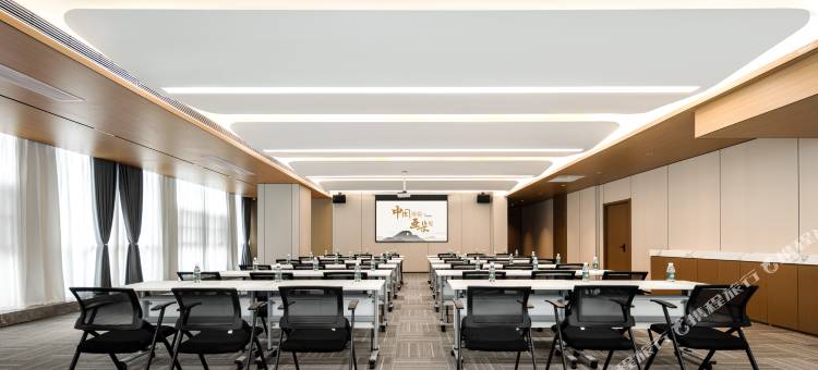 南昌高新政务服务中心昌东大道亚朵酒店图片