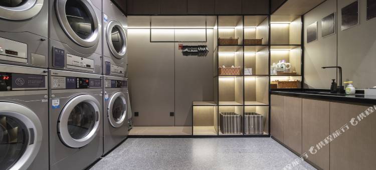 哈尔滨西站城乡路地铁站亚朵酒店图片