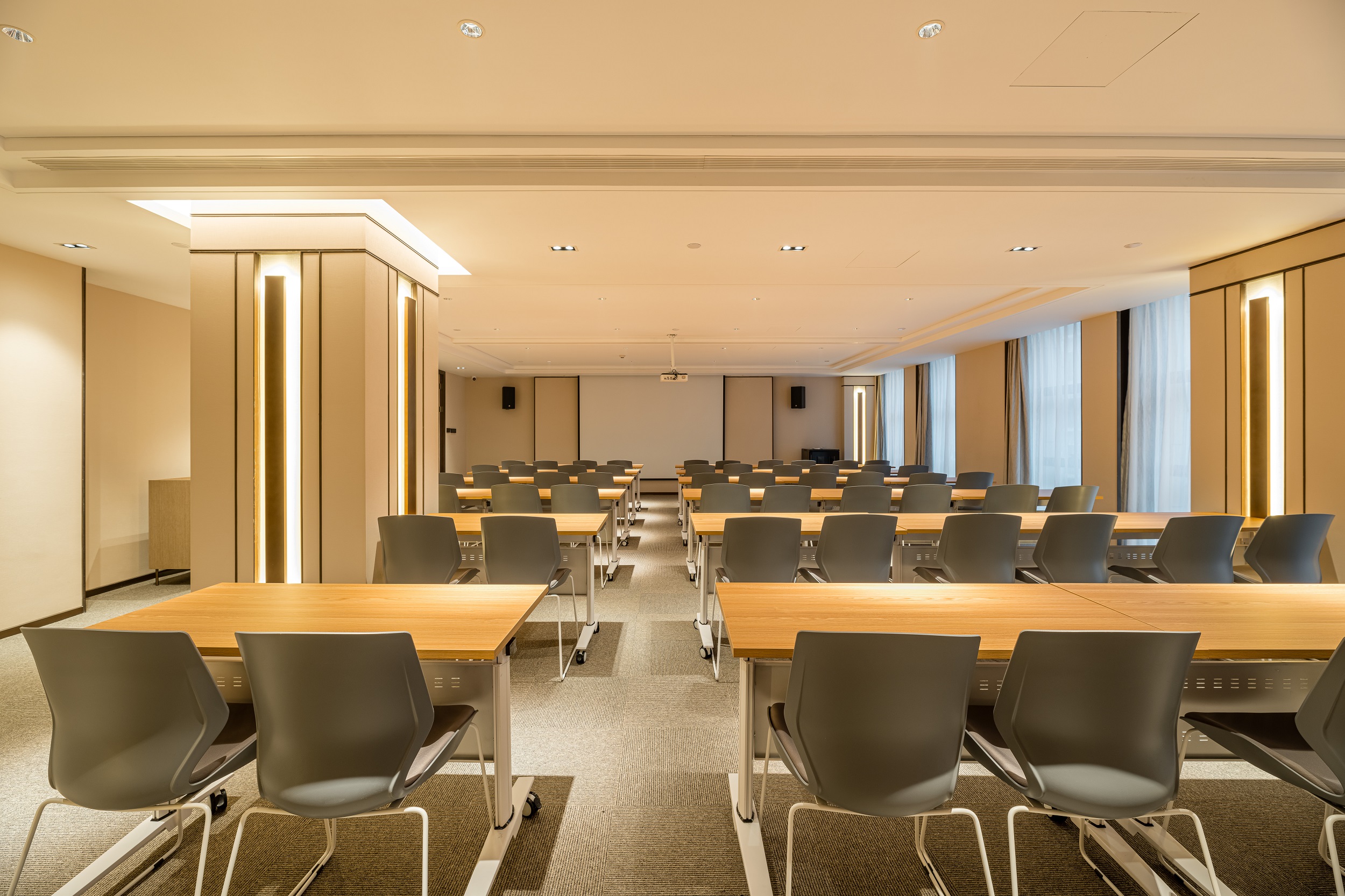 Atour Hotel Nanjing Dongshan automobile 4S ParkOver view