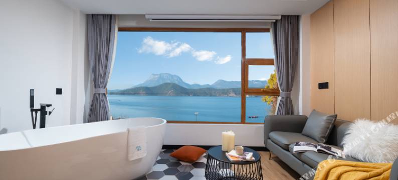 泸沽湖隐竺湖景美宿图片