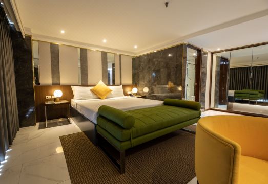 Star Plaza Hotel Hotel Overview