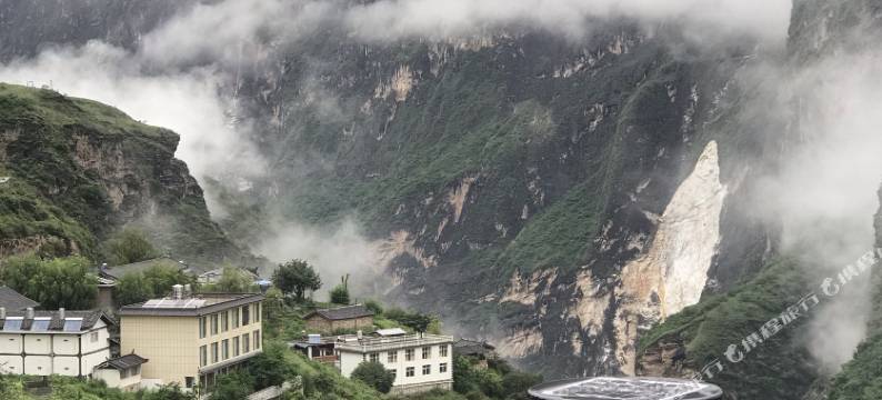 香格里拉秘境·半山酒店图片