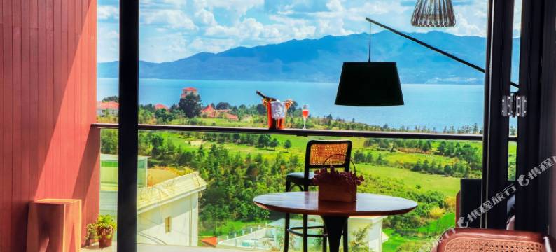 抚仙湖方寸间·柏香山民宿图片