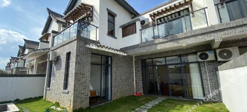 英德奥园柏墅度假别墅图片