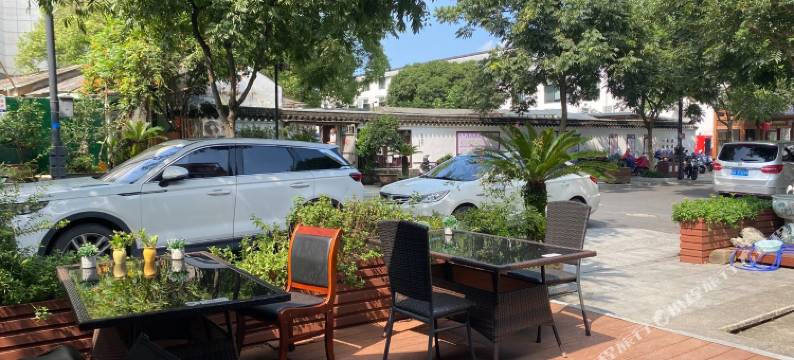 杭州凡尔赛民宿(西湖风景区植物园店)图片