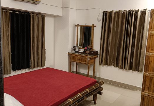 FEEL@HOME Hotel Overview